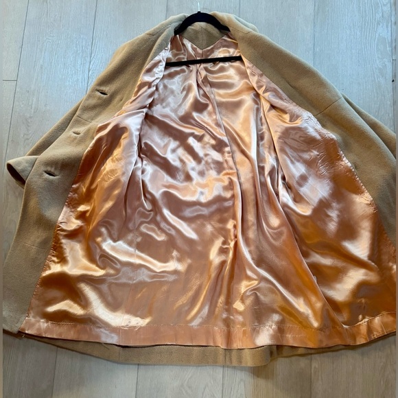 Vintage Women’s Wool Tan/Camel Button Up Coat Union Made - Picture 9 of 11